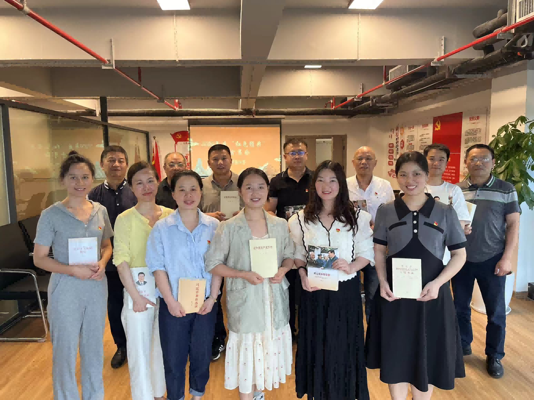 以閱讀之炬，明人生之盞 ——原生國(guó)貿(mào)黨支部“紅色經(jīng)典”讀書(shū)分享會(huì)圓滿舉行